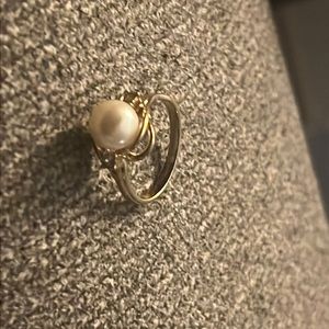 Beautiful Estate Women's 10k Yellow Gold Pearl & Diamond Ring, Size 6